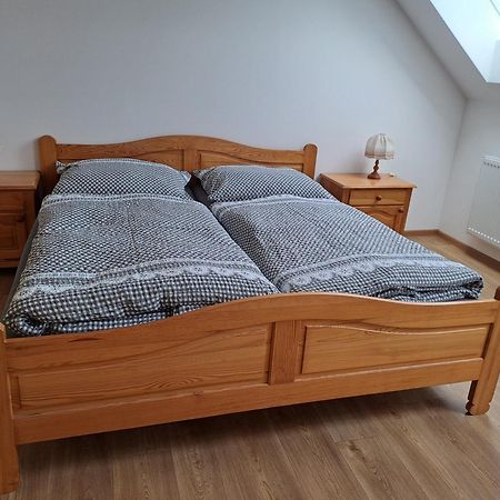 Pension Na Statku- Konsky Apartman Malenice Luaran gambar